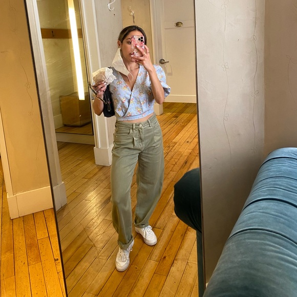 Meet your Posher, Erika - Picture 3 of 3